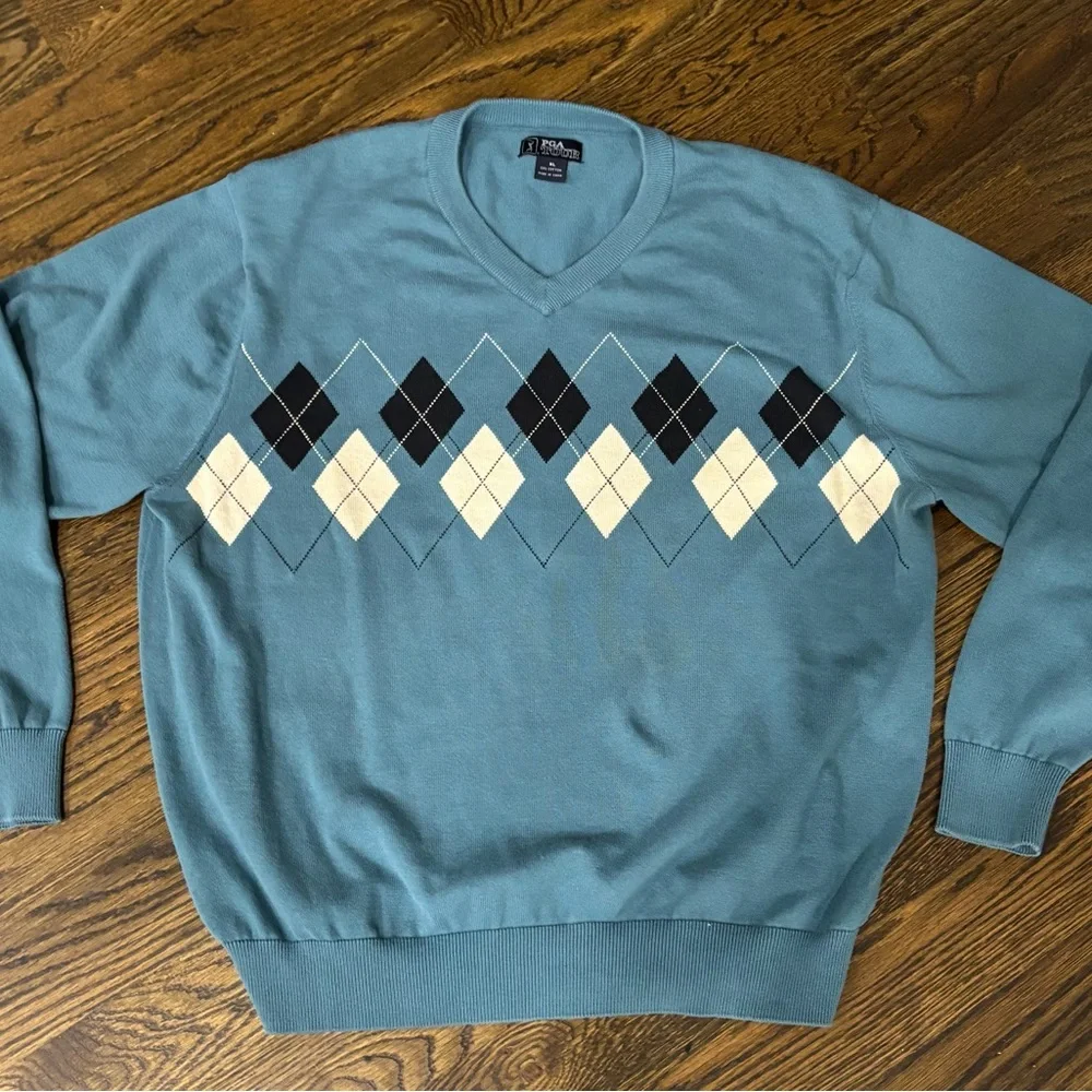 PGA Tour stylish neck